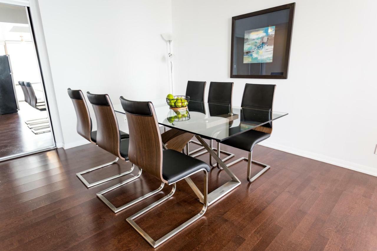 Altitude Suites Bay Street - Holiday Bonus - Free Parking Toronto Buitenkant foto