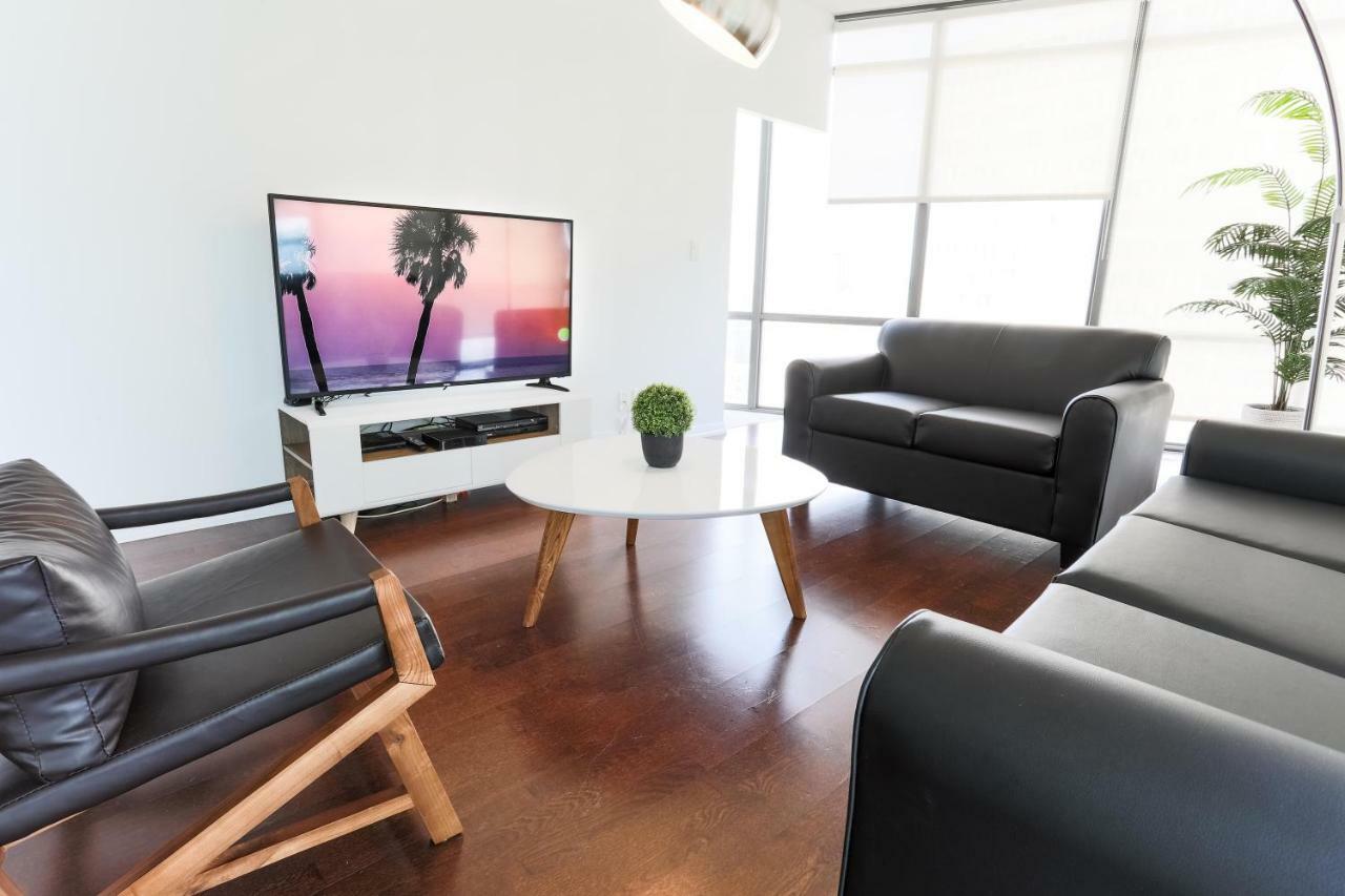 Altitude Suites Bay Street - Holiday Bonus - Free Parking Toronto Buitenkant foto