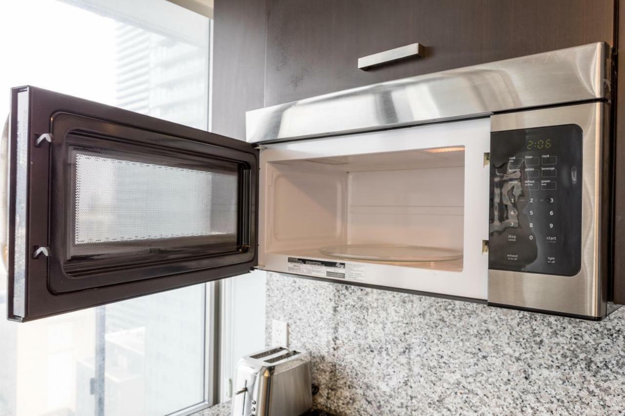 Altitude Suites Bay Street - Holiday Bonus - Free Parking Toronto Buitenkant foto