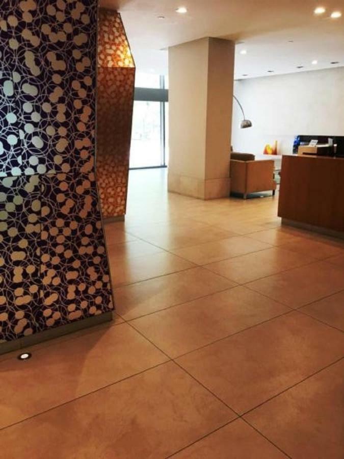 Altitude Suites Bay Street - Holiday Bonus - Free Parking Toronto Buitenkant foto