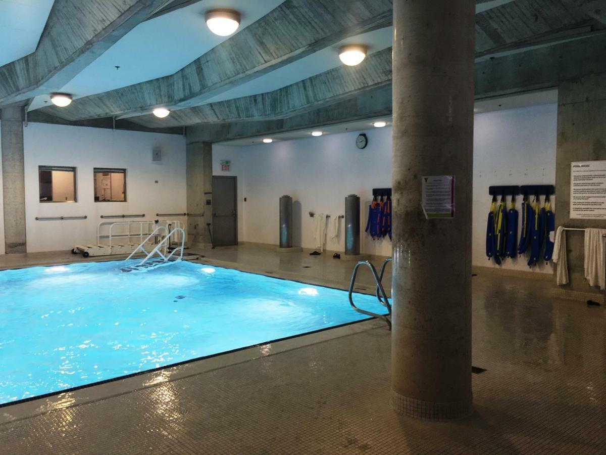 Altitude Suites Bay Street - Holiday Bonus - Free Parking Toronto Buitenkant foto